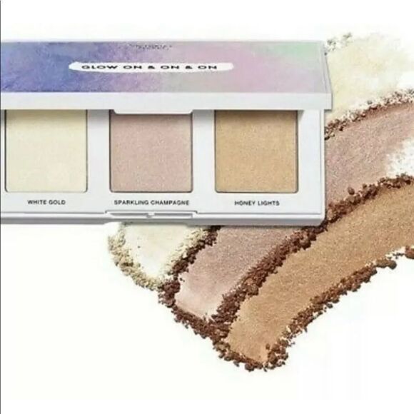 Victorias Secret Cheek Highlighter Trio - Picture 1 of 6